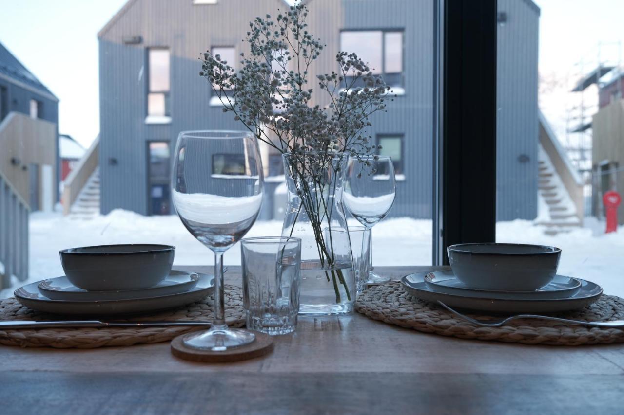 Modern Apartment In ヘニングスヴァール エクステリア 写真