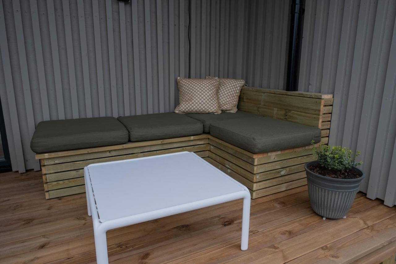 Modern Apartment In ヘニングスヴァール エクステリア 写真